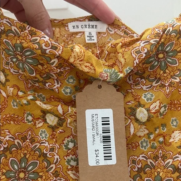 Floral Print Spaghetti Strap Top - Picture 2 of 5